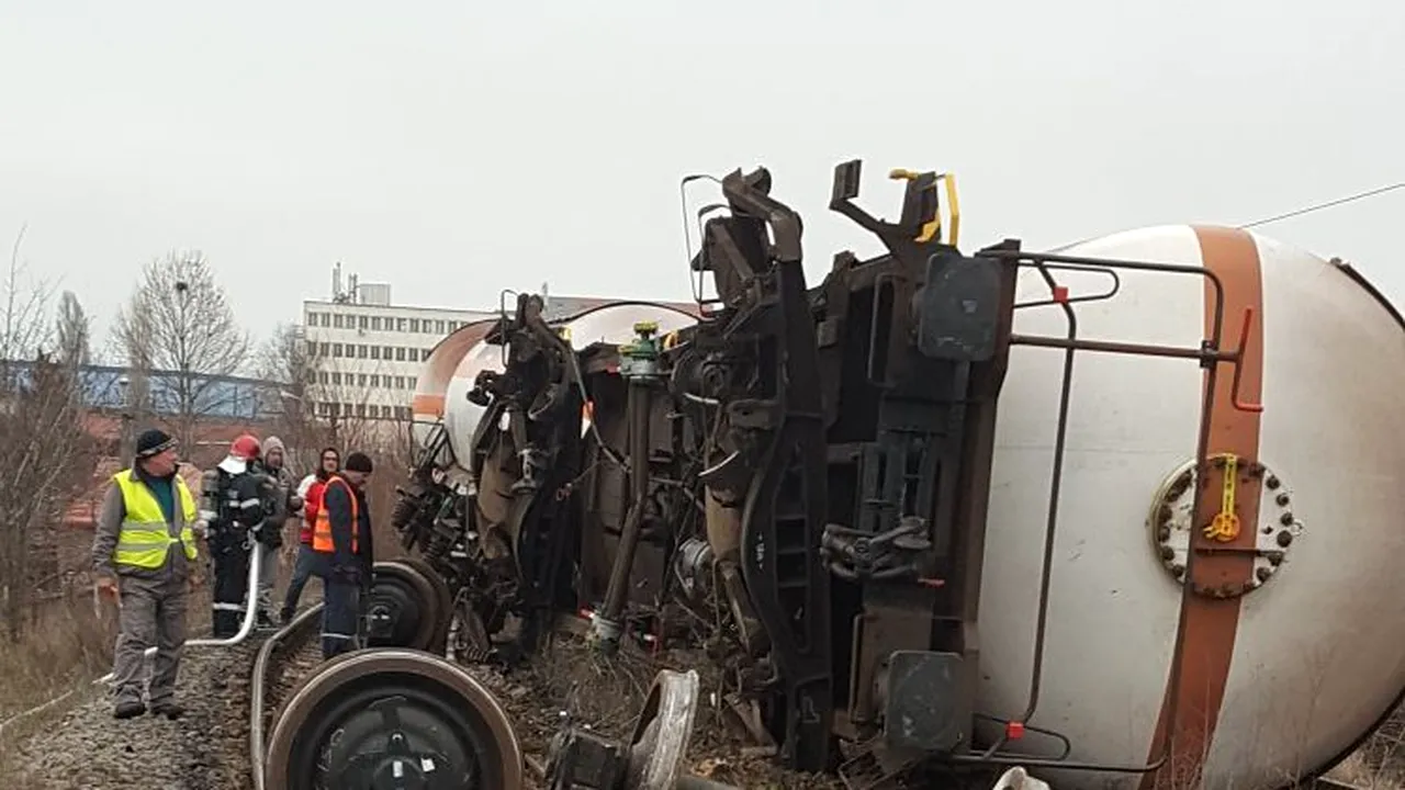 Accident feroviar | Două vagoane ale unui tren de marfă au deraiat în Constanţa | FOTO