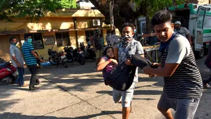 Mai mulţi oamenii au murit în somn sau pe terase după ce au inhalat gazul toxic scurs de la o centrală chimică din India 