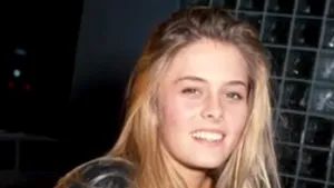 Transformare totală: Vedetă din Baywatch, schimbată complet la 40 de ani - FOTO, VIDEO