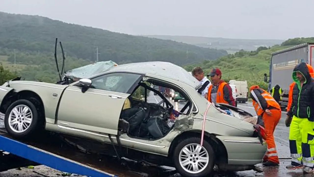 Sibiu: O persoană a murit şi patru au fost rănite într-un accident pe DN1. Traficul e blocat - FOTO
