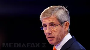 Sir Stuart Rose: Britanicii să-şi ia un loc de muncă şi să nu se mai plângă de venirea românilor
