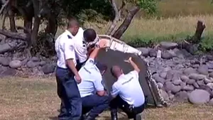 Guvernul australian: Fragmentele de fuselaj găsite în Mozambic aparţin foarte probabil zborului MH370