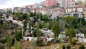 Turcia a bombardat pentru prima dată poziţii jihadiste în Siria