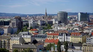 Cea mai aglomerată țară din lume se află în Europa. Pe străzi, la fiecare localnic sunt trei turiști