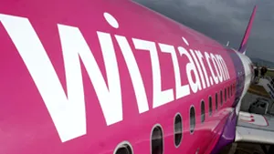 Ultimii pasageri pentru Londra ai cursei Wizz Air, chemaţi să înceapă formalităţile pentru îmbarcare