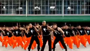 ÎNCHISORI BIZARE: Penitenciarul-restaurant, deţinuţii care dansează pe 