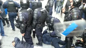 INCIDENTE înaintea meciului România-Polonia. Mai mulţi suporteri polonezi, duşi la poliţie după un scandal în Centrul Vechi al Capitalei - FOTO