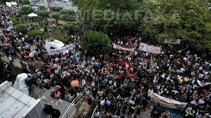 GREVĂ GENERALĂ în Grecia împotriva închiderii de către Guvern a radiodifuziunii elene