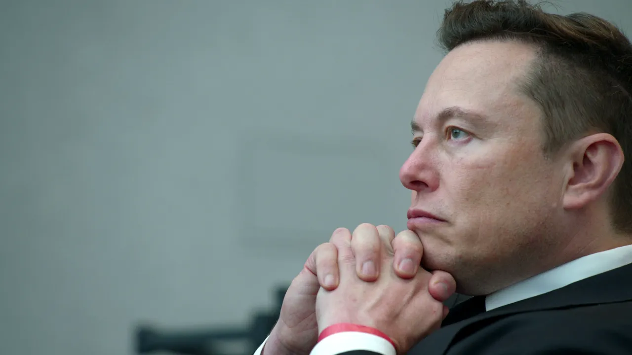 Elon Musk anunţă că aplicaţia X, fostă Twitter, nu va mai fi gratuită. Utilizatorii vor plăti o sumă lunară pentru a folosi platforma