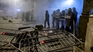 FOTO A şasea noapte de proteste în Spania. Noi violenţe pe străzile din Barcelona