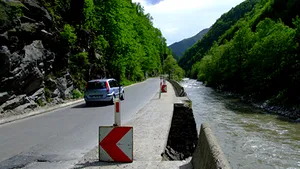 Circulaţia prin Defileul Jiului se desfăşoară normal, deşi Poliţia Gorj anunţa restricţii