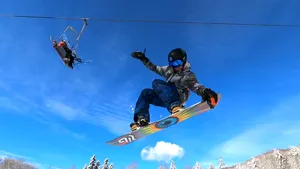 Patric Iluţ, „The Flying Boy”, a câştigat 4 medalii de aur la ultimele etape ale campionatului mondial de snowboard