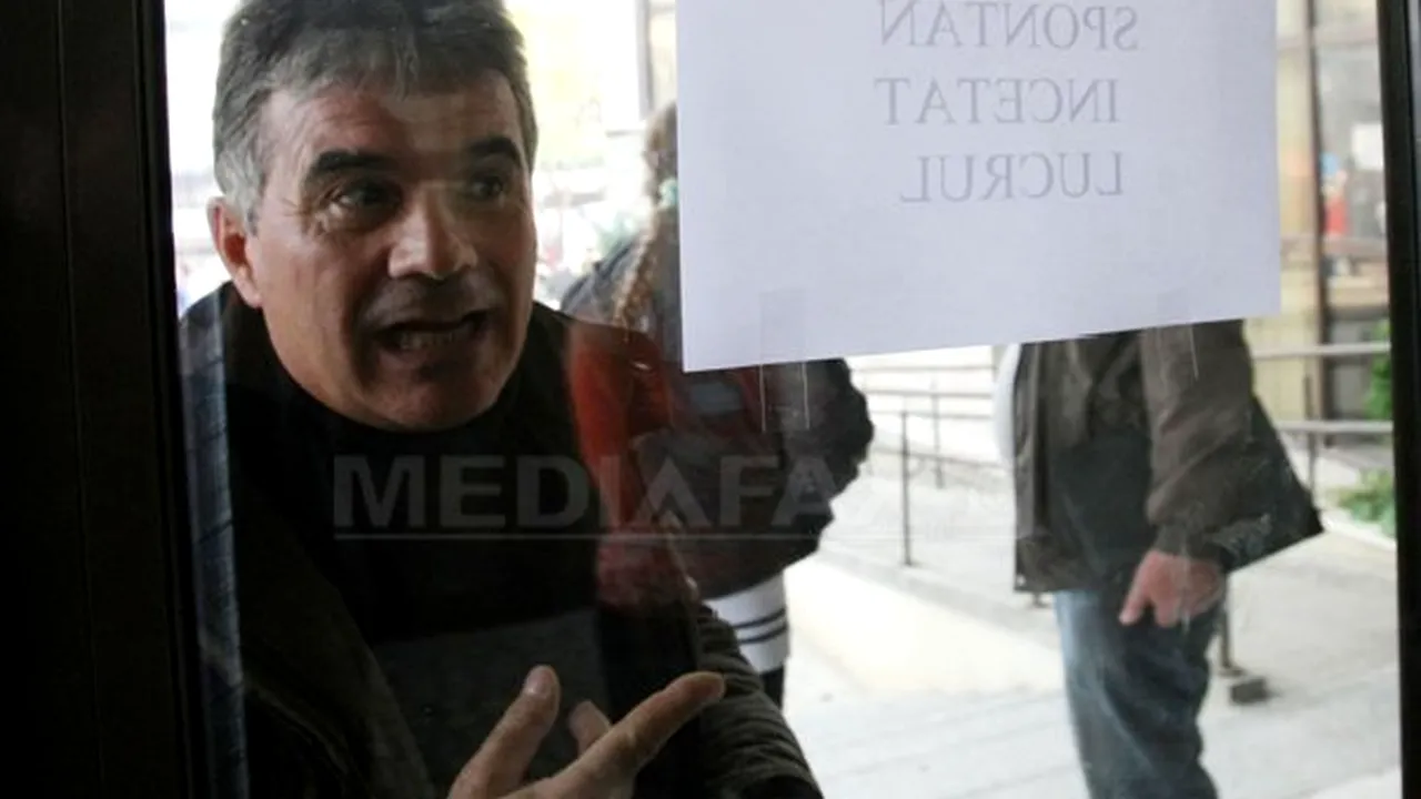 Angajaţii Direcţiei de Finanţe Iaşi continuă şi ei protestele