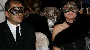 Vedete de la Hollywood au donat obiecte pentru licitaţia de Halloween