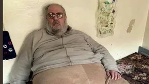 Important lider ISIS prea gras ca să încapă în maşina poliţiei. Cum a fost dus în arest