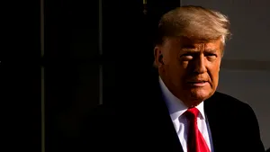 Donald Trump face o vizită simbolică la Alamo, în timp ce FBI-ul aşteaptă noi violenţe