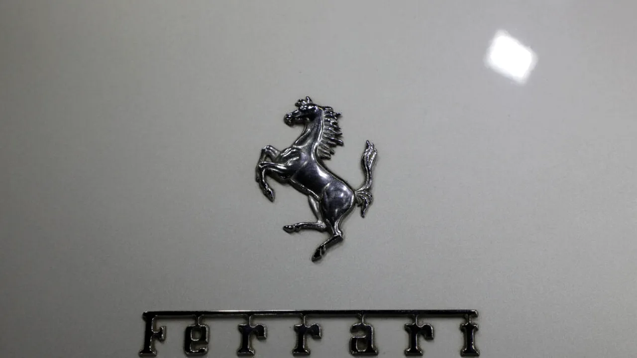 Acțiunile Ferrari scad după lansarea primului model electric