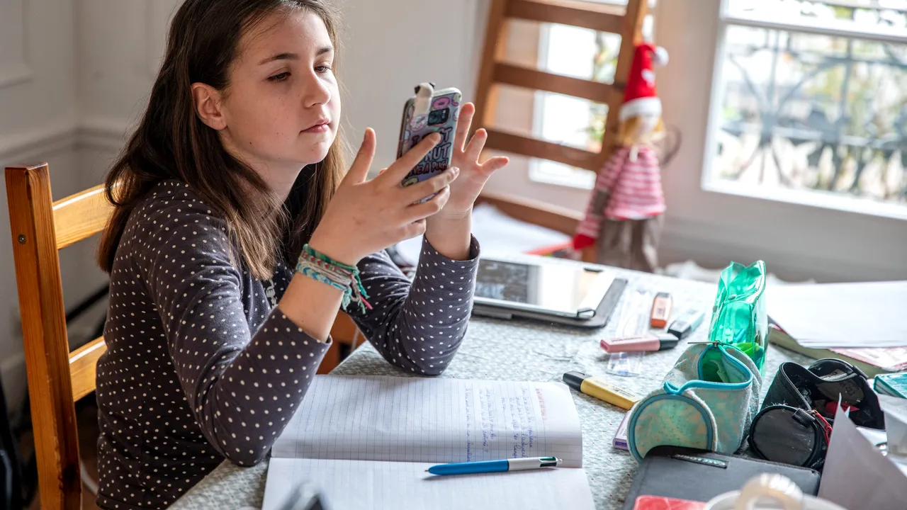 Trend-uri noi în materie de învăţare. Ce este microschooling-ul şi ce sunt dispuşi să facă părinţii pentru educaţia celor mici