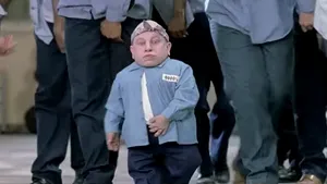 Actorul Verne Troyer, care a jucat rolul lui Mini-Me în două filme de comedie Austin Powers, a murit la vârsta de 49 de ani