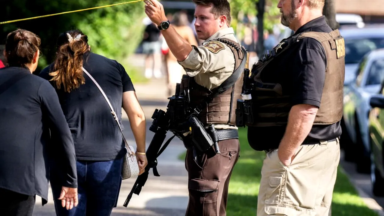 Un nou atac armat în Minneapolis. Un ofițer federal a împușcat un bărbat în picior