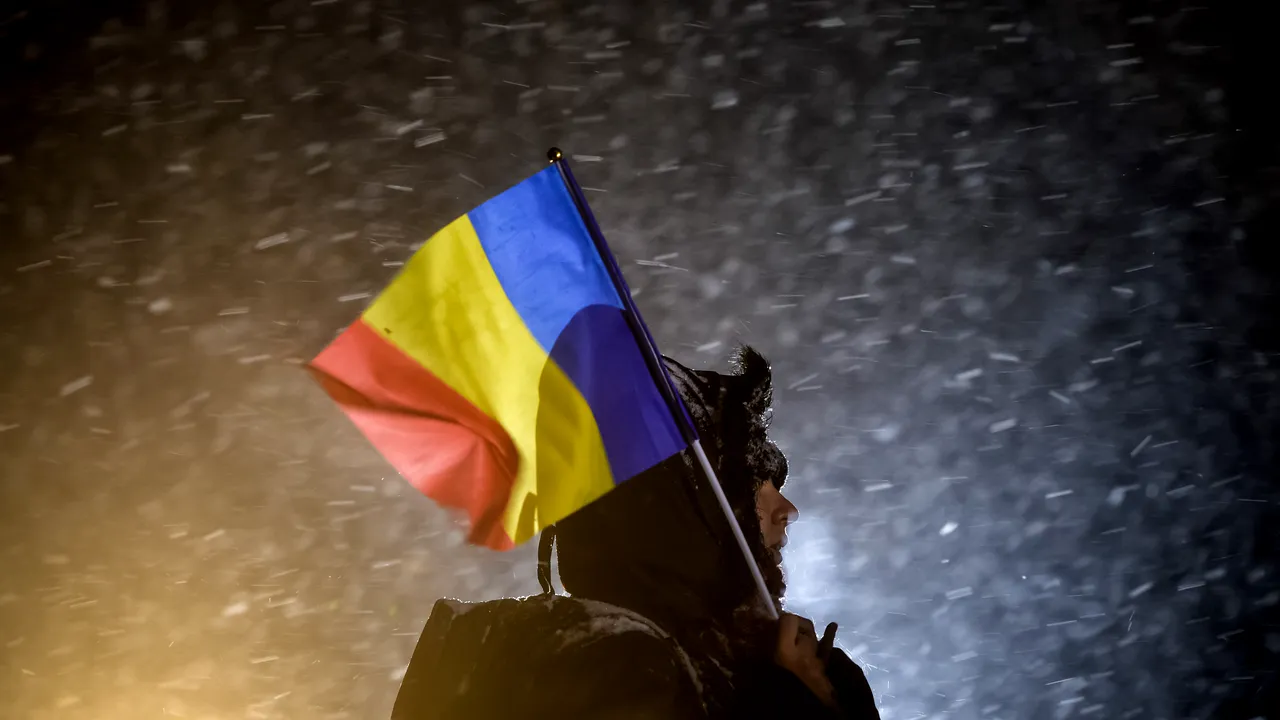 FOTO, VIDEO A noua zi de protest în Piaţa Victoriei. Câteva mii de persoane au protestat în Piaţa Victoriei
