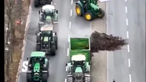 Agricultorii români anunţă că protestele s-ar putea extinde în toată ţara