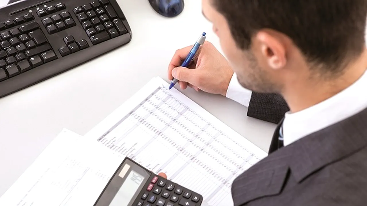 Consumul privat a crescut cu aproape 6% în ianuarie, deşi toată lumea se aştepta să încetinească