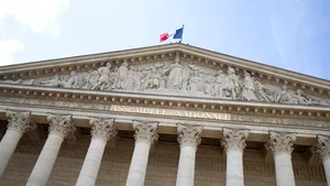 Francezii îşi aleg azi Legislativul, în al doilea tur de scrutin: Le Pen sau Macron?