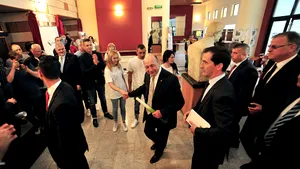 Cine va fi candidatul PMP la alegerile prezidenţiale - surse 