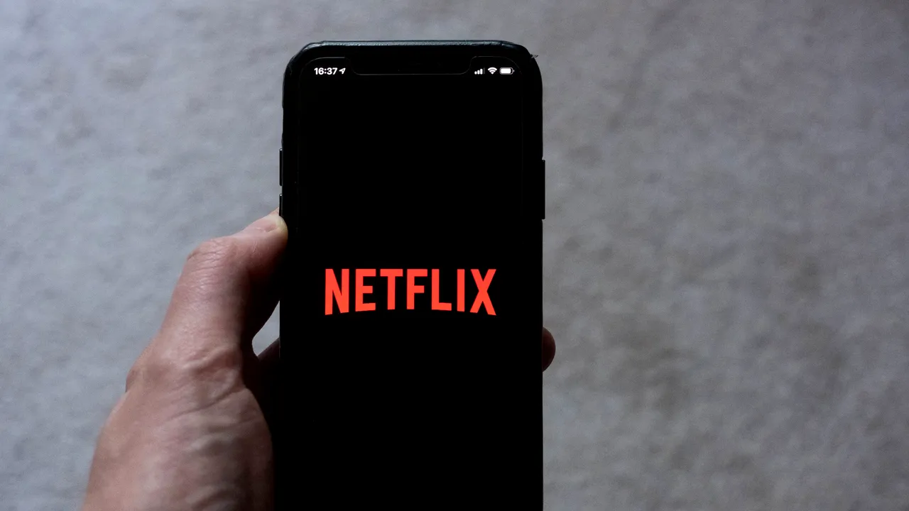 Netflix a început să anuleze abonamente. În ce condiţii rămân utilizatorii fără acces la reţeaua de streaming