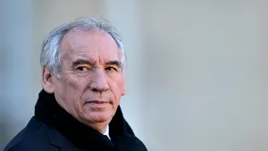 Fiica premierului francez spune că a fost bătută cu brutalitate la școală