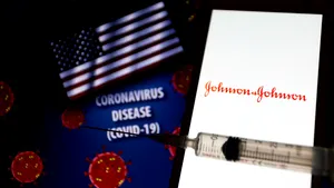 Trump îi îndeamnă pe americani să se vaccineze. Fostul preşedinte este critic la adresa vaccinului creat de Johnson & Johnson