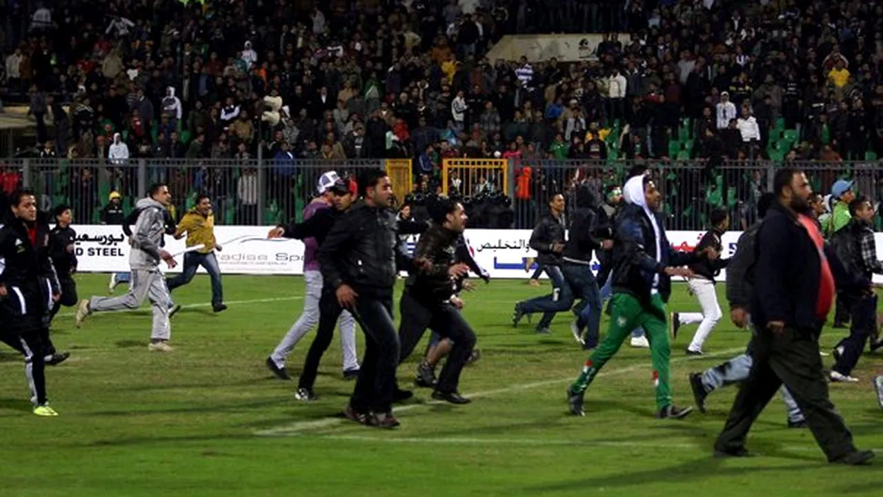 TRAGEDIE ÎN EGIPT: 74 de morţi şi sute de răniţi la un meci de fotbal - VIDEO