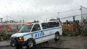 Irene a scăzut în intensitate, devenind furtună tropicală. Pagubele ar putea ajunge la zeci de miliarde de dolari - VIDEO