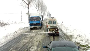 Traficul s-a reluat pe DN1 B, după ce a fost blocat din cauza unei conducte sparte de gazolină