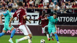 Rapid câștigă la limită cu Petrolul în etapa 11 a Superligii și urcă pe locul secund în clasament