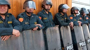Cel puţin 13 persoane au murit în urma unui raid al poliţiei la un club de noapte care a încălcat restricţiile impuse de COVID-19

