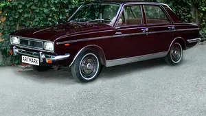 GALERIE FOTO Avionul şi limuzina lui Nicolae Ceauşescu s-au vândut la licitaţie cu 220.000 de euro