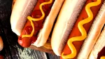 Cum a ajuns hot dog-ul la clasa întâi. Compania aeriană care transformă celebrul fast-food într-un preparat gourmet