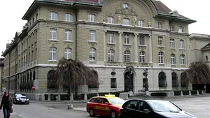 Banca Naţională a Elveţiei a relaxat politica monetară cu 0,5 puncte procentuale