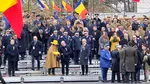 Cine e femeia cu pălărie galbenă de la parada de Ziua Națională