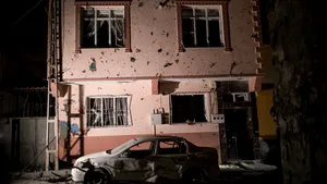 Cel puţin doi morţi după ce rachete lansate din Siria au căzut într-un oraş din Turcia