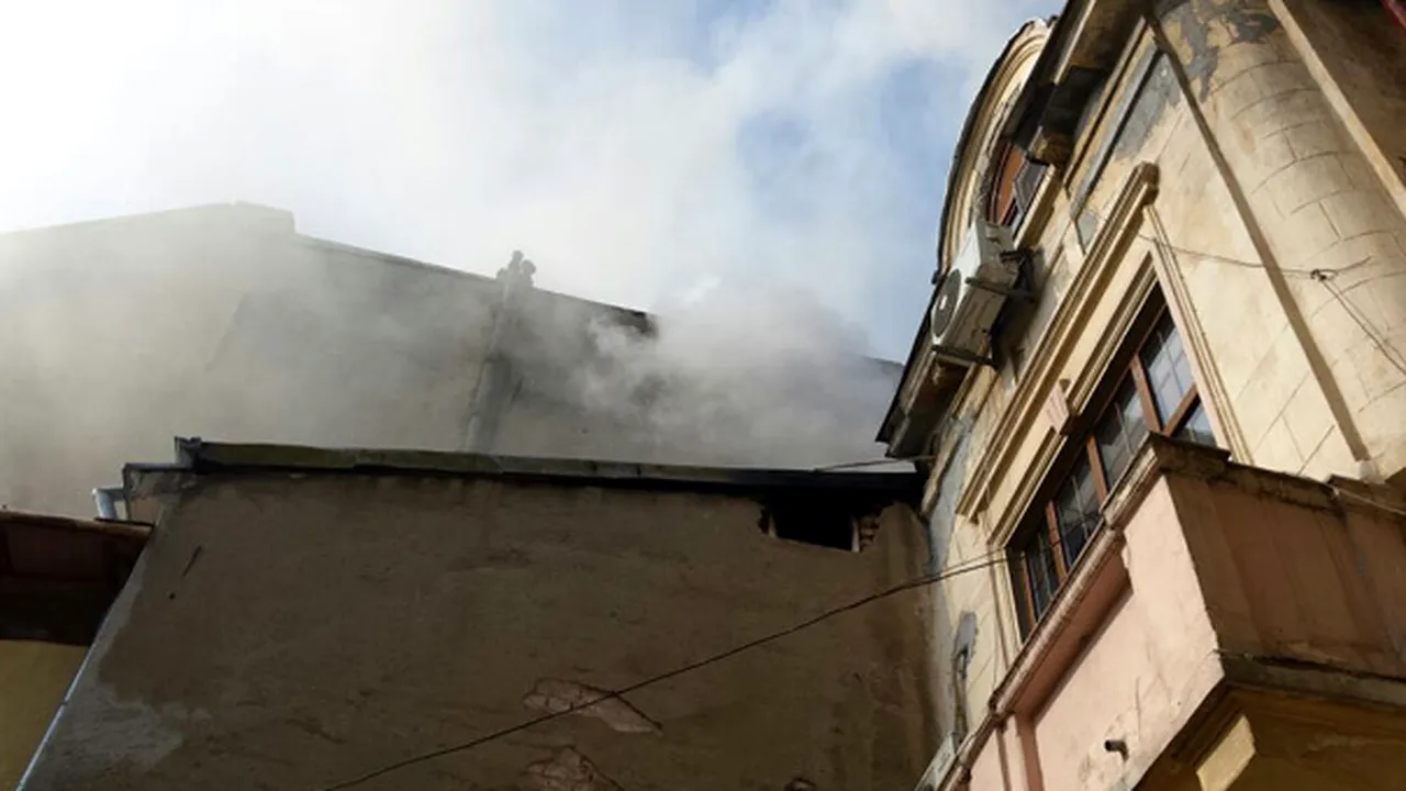Incendiu la un imobil de lângă Spitalul Colţea din Capitală