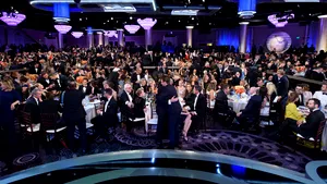 GALERIE FOTO Covorul roşu la Globurile de Aur: Ţinute din Hollywood-ul clasic, smoching androgin, culori metalizate