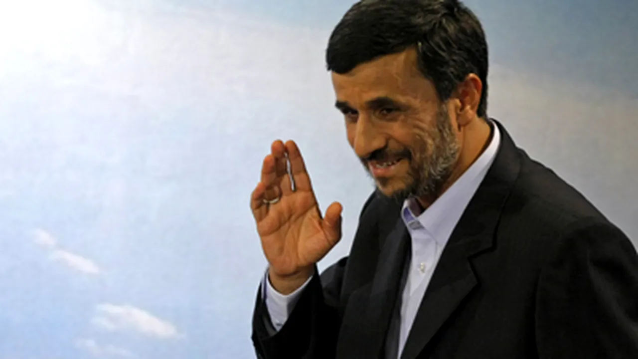 Ahmadinejad le oferă iranienilor cartofi pentru voturi
