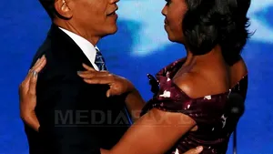 Barack şi Michelle Obama au sărbătorit cu întârziere împlinirea a 20 de ani de la căsătorie