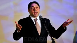 Blaga îl critică pe David pentru că nu a continuat reducerea angajaţiilor din serviciile secrete MAI