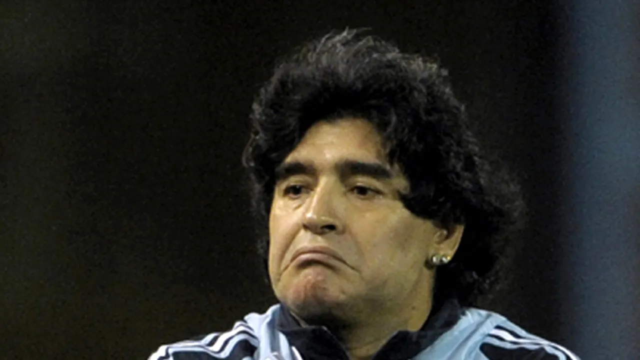 Cerceii lui Maradona, confiscaţi de fiscul italian, scoşi la licitaţie