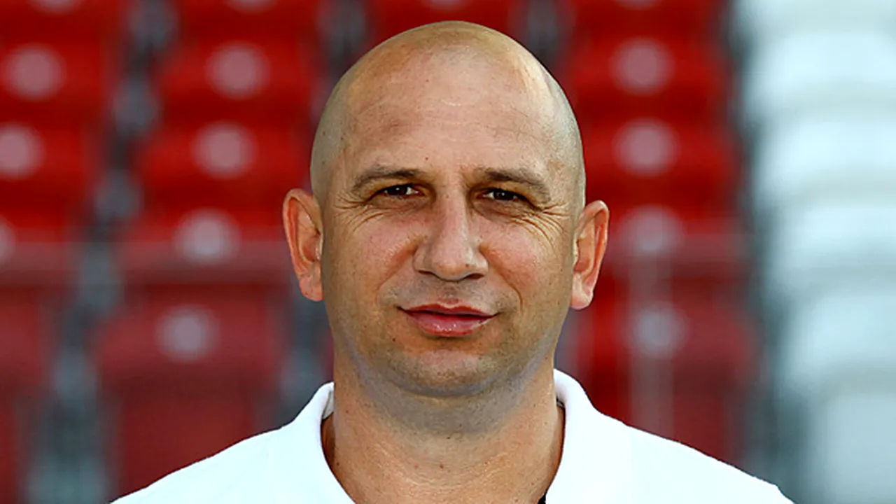 CFR Cluj s-a despărţit de antrenorul Vasile Miriuţă. Banca tehnică a echipei ar urma să fie preluată de Dan Petrescu