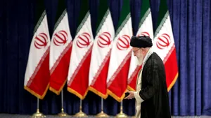 Khamenei amenință SUA cu „conflict regional” dacă atacă Iranul. Navele americane se adună în Orientul Mijlociu